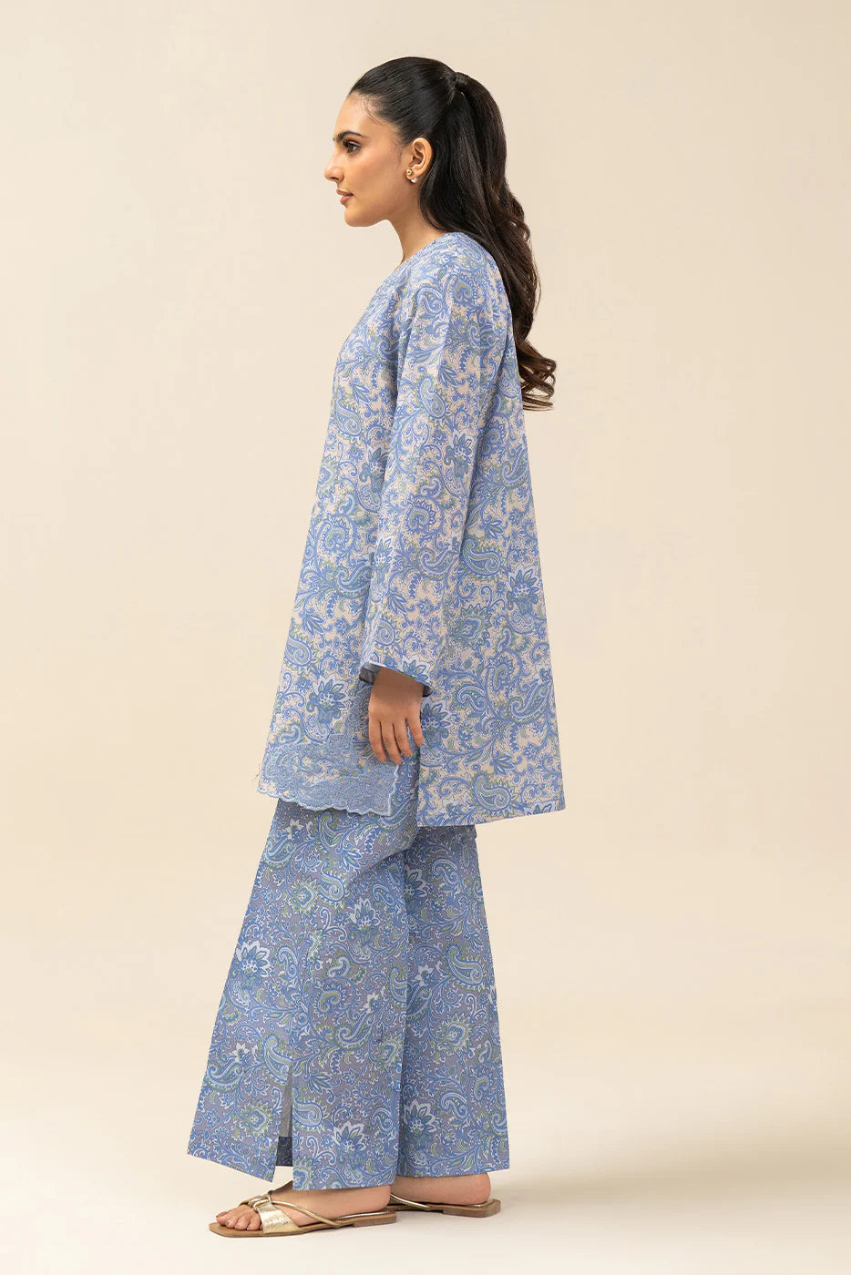 2 PIECE EMBROIDERED LAWN SUIT-SNOW SYMPHONY (UNSTITCHED)